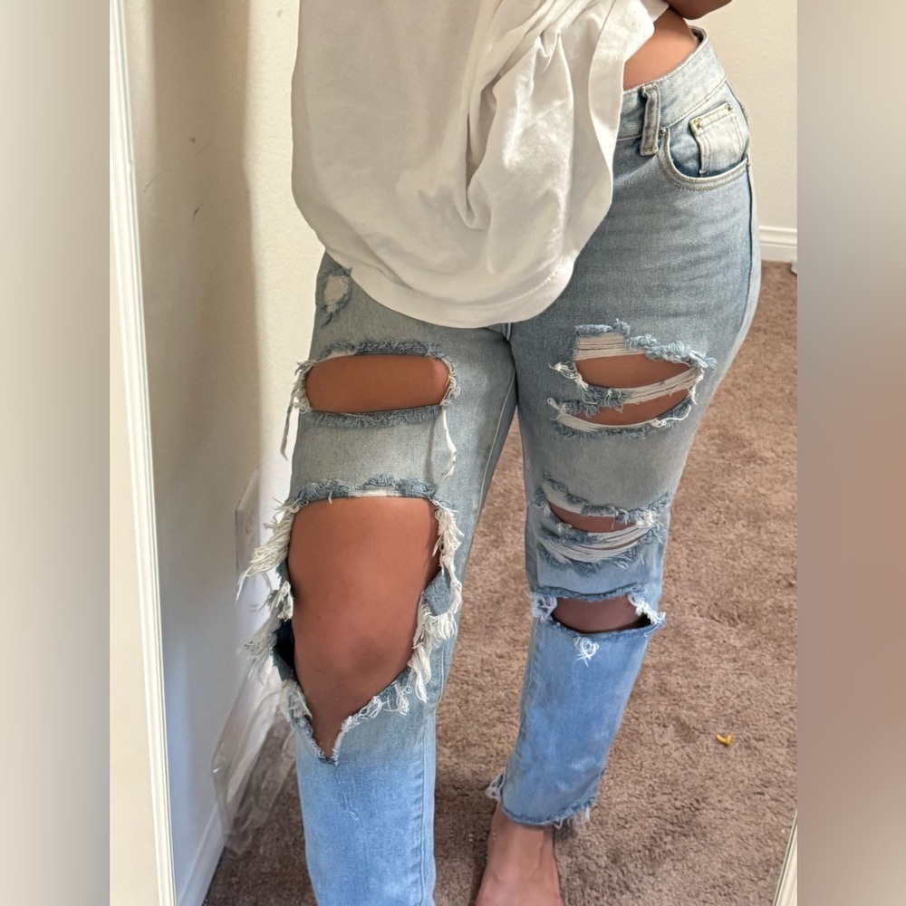 Distressed Light Blue Women's Jeans from PrettyLittleThing Size 10 Medium Rise